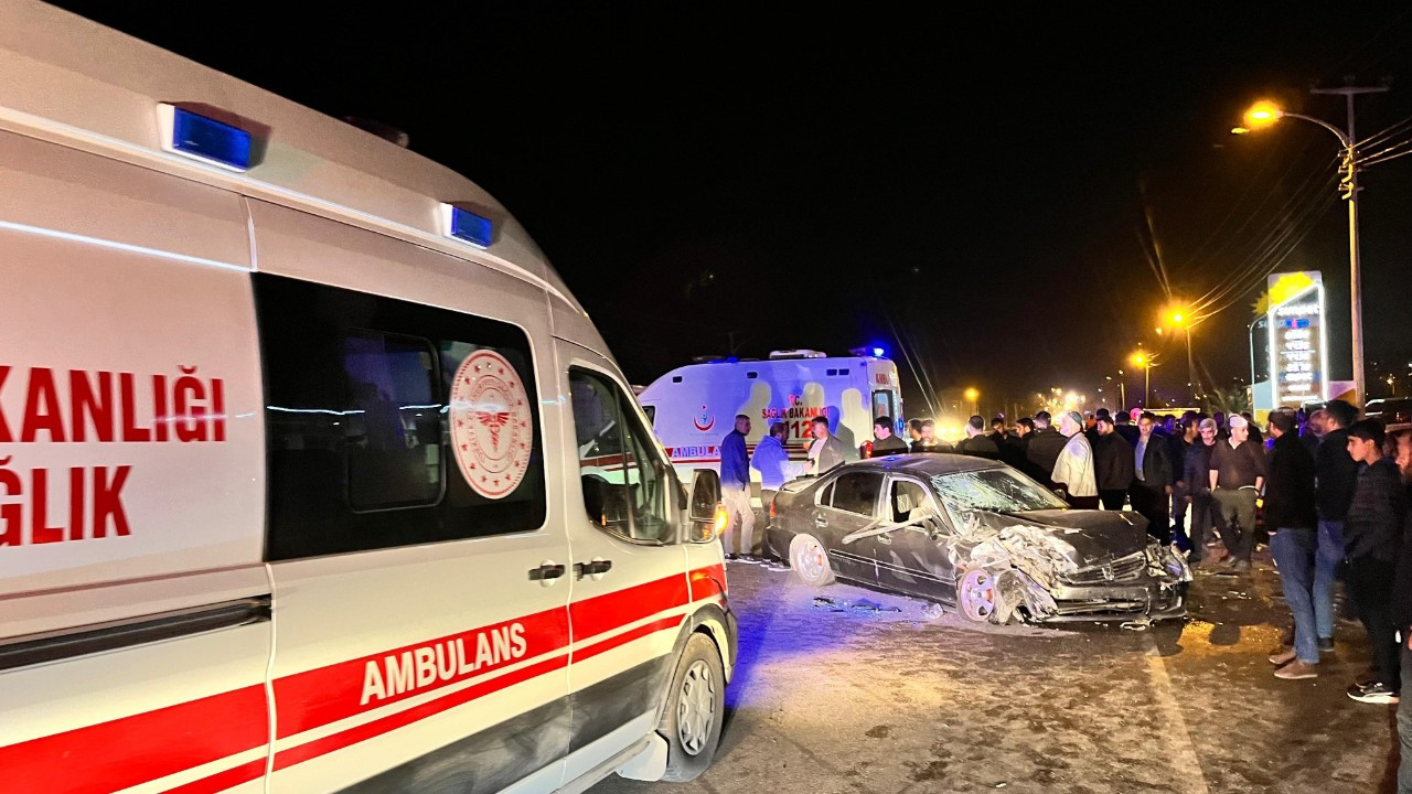 Elazığ’da İki Otomobil Çarpıştı: 5 Yaralı