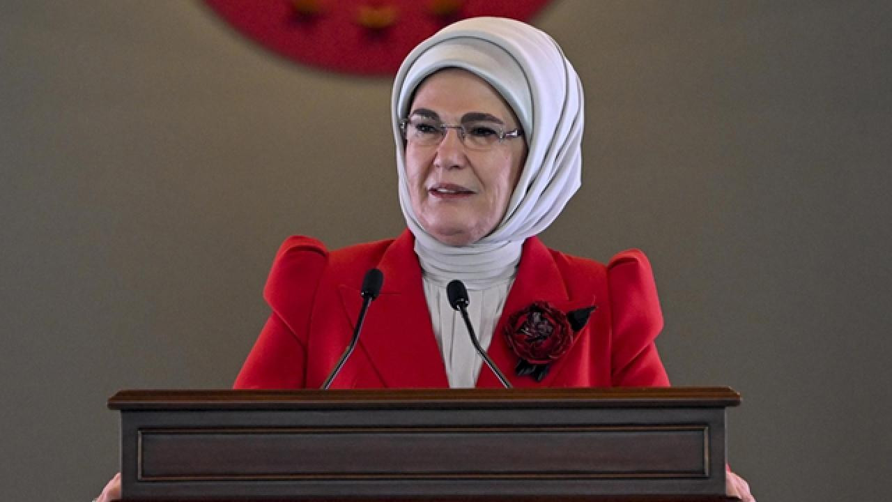 Emine Erdoğan: Türkiye Cumhuriyeti'nin 101’inci yaşı kutlu olsun