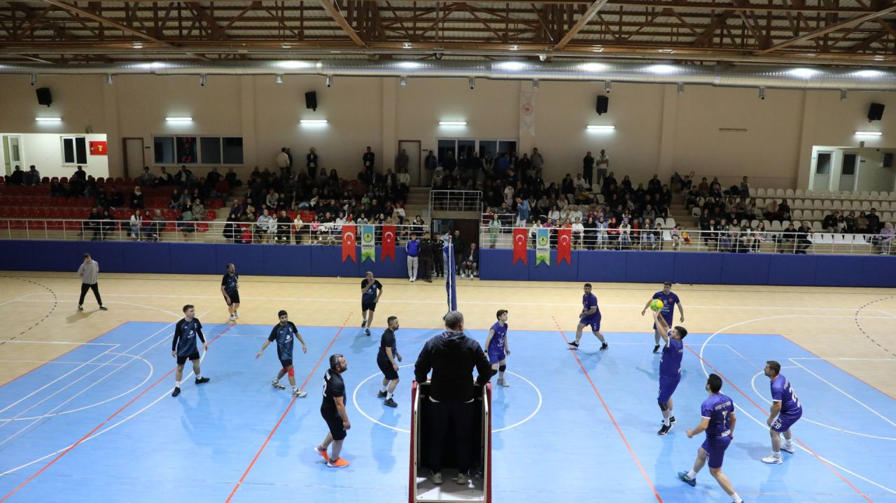 Ferizli'de VİB&TAŞFIRIN Cumhuriyet Kupası'nın sahibi oldu - Sayfa 6