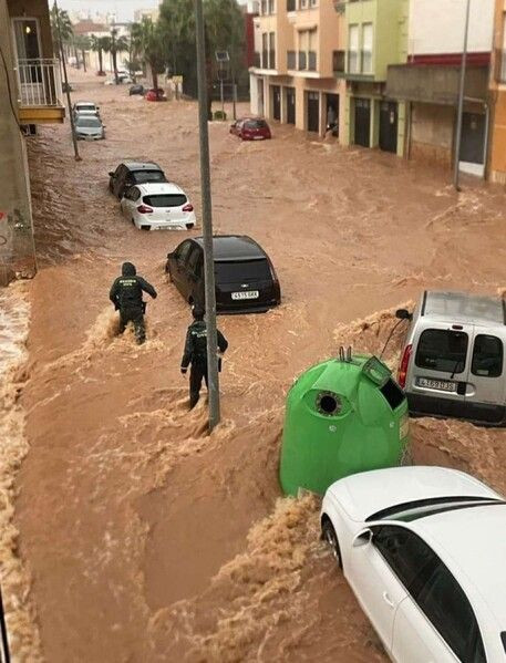 İspanya’da Sel Felaketi: 51 Kişi Hayatını Kaybetti - Sayfa 8