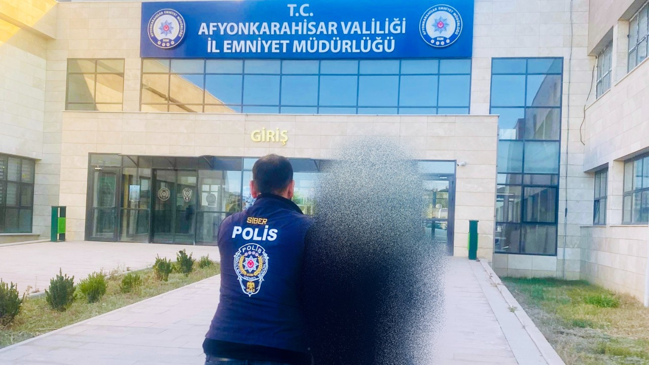 3 yıl 4 ay hapis cezasıyla aranan şahsı polis yakaladı