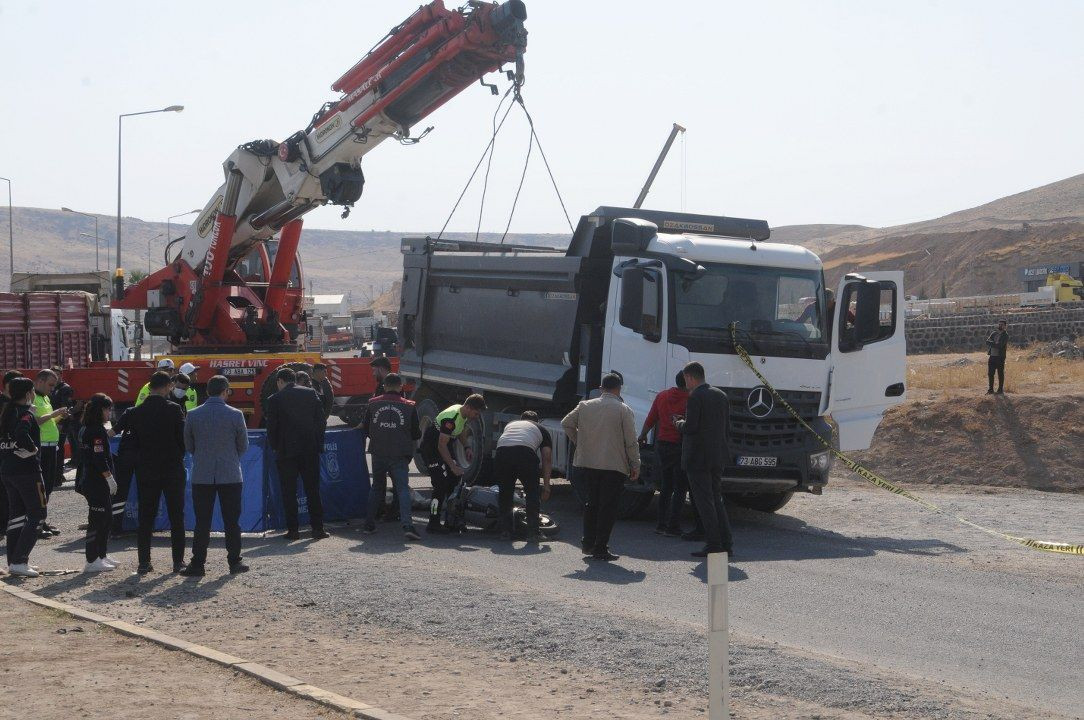 Şırnak'ta kamyon ile motosiklet çarpıştı: 1 ölü - Sayfa 1