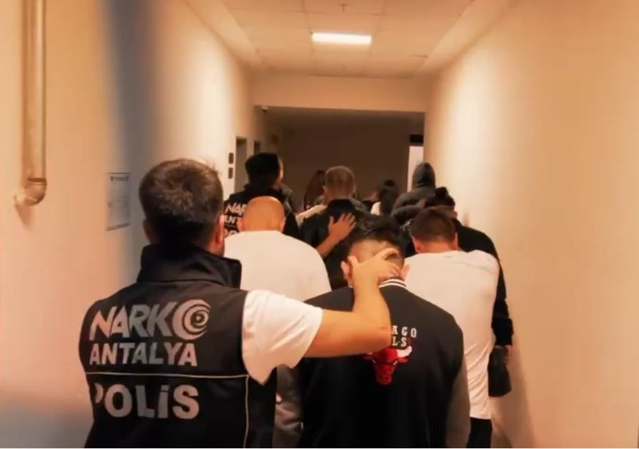 Antalya'da Uyuşturucu Operasyonu: Torbacıların Rus Salatası Gizemi Çözüldü! - Sayfa 5