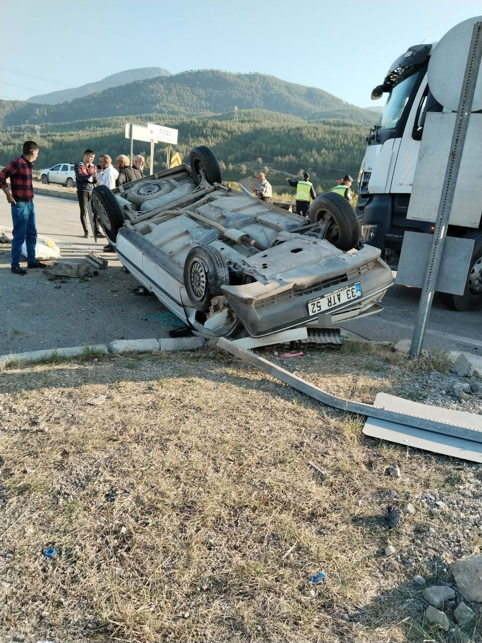 Osmaniye'de Feci Kaza: Otomobil ile Kamyonet Çarpıştı, 3 Yaralı! - Sayfa 3