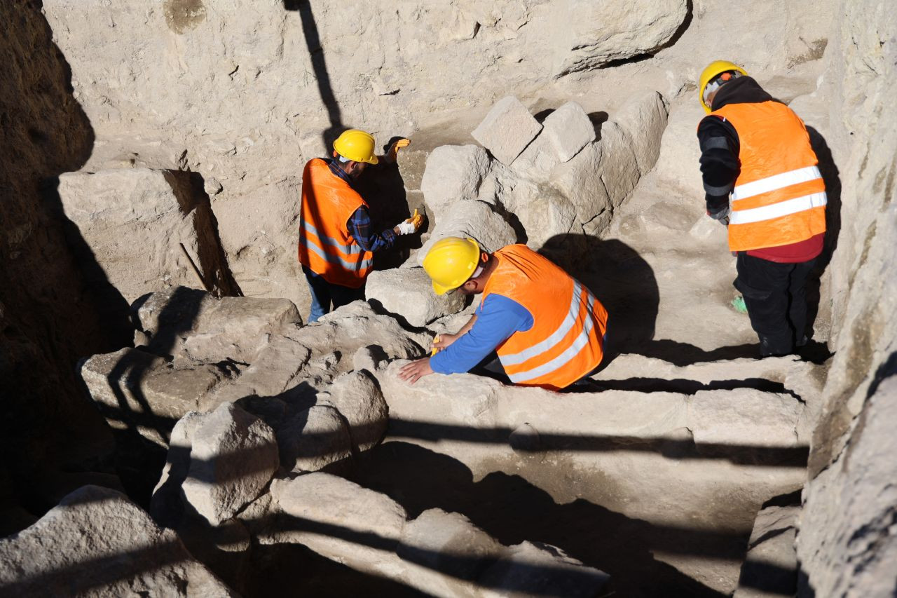 Kapadokya'da trafiğe kapatılan yolun altından toplu mezar çıktı - Sayfa 6