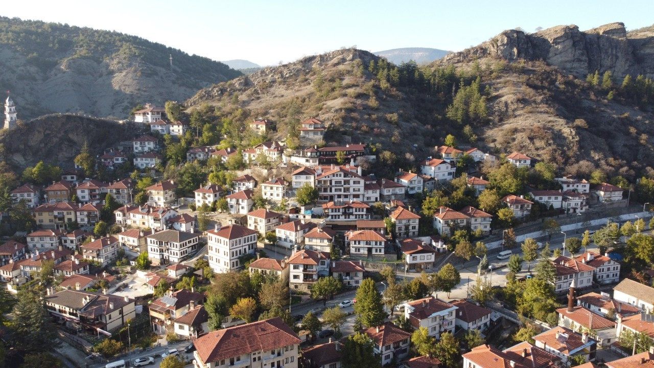 Göynük'te sonbahar güzelliği yaşanıyor