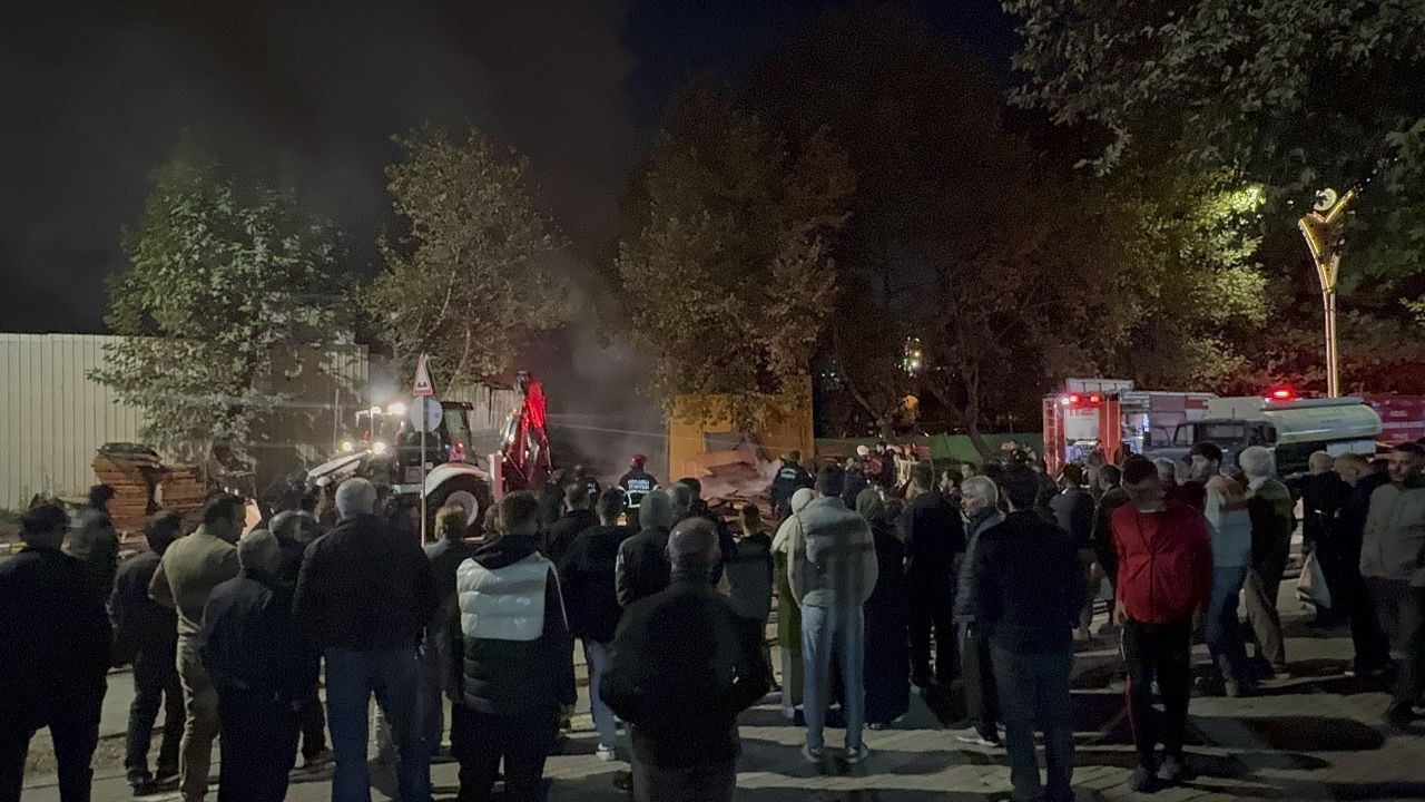 Gebze'deki Palet Deposunda Çıkan Yangın 1 Saatte Kontrol Altına Alındı - Sayfa 6