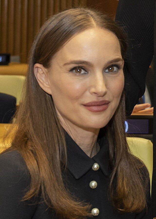 "Natalie Portman İstanbul'da: Oscar Ödüllü Yıldız Şehri Sarstı!" - Sayfa 3