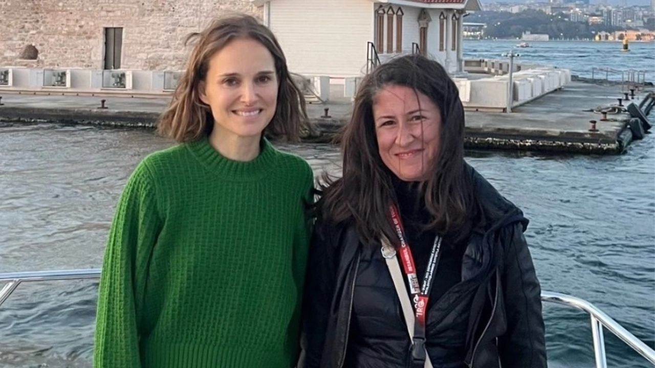 "Natalie Portman İstanbul'da: Oscar Ödüllü Yıldız Şehri Sarstı!" - Sayfa 1