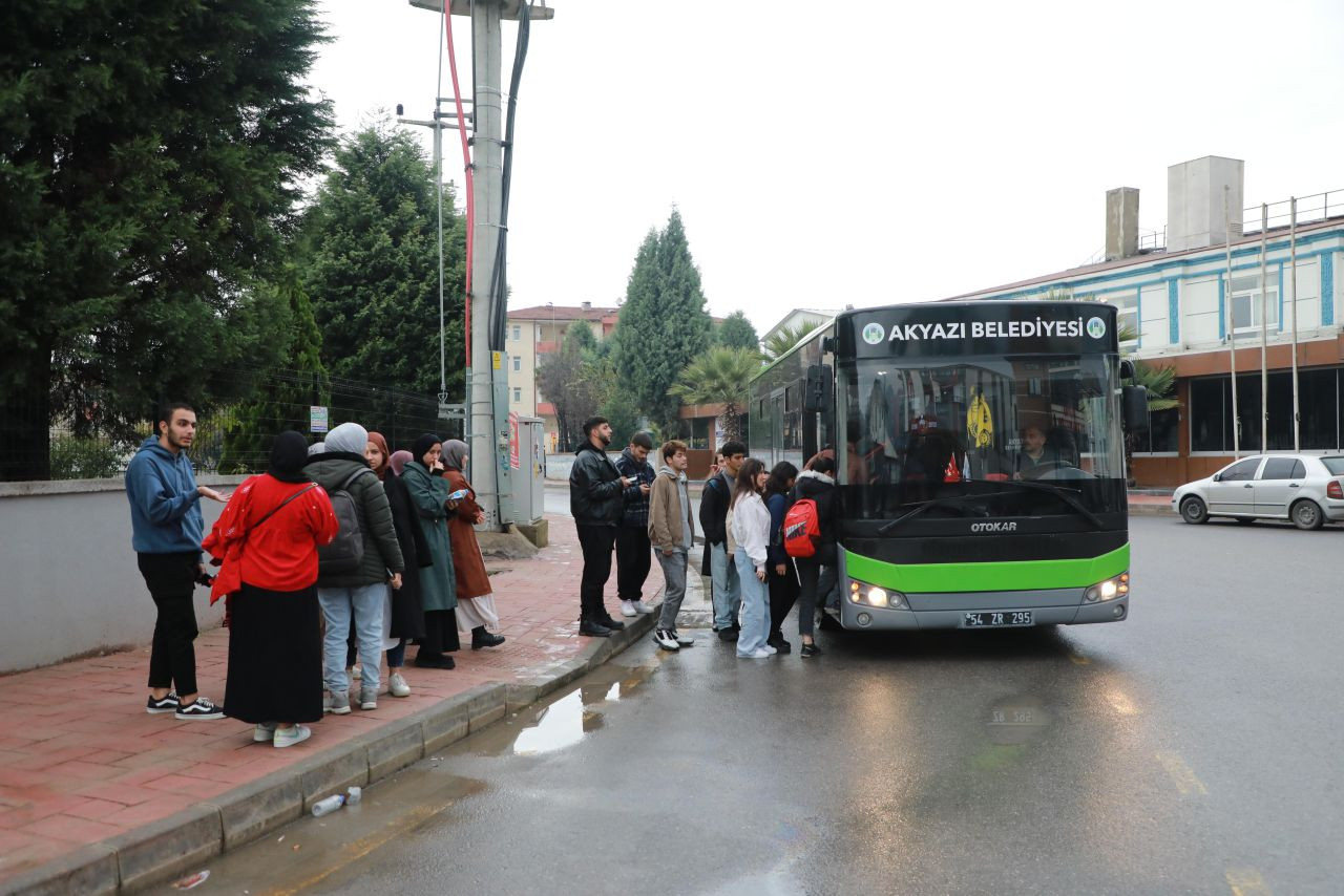 Akyazı'da Üniversite Öğrencilerine Ücretsiz Ulaşım Hizmeti Başladı! - Sayfa 3