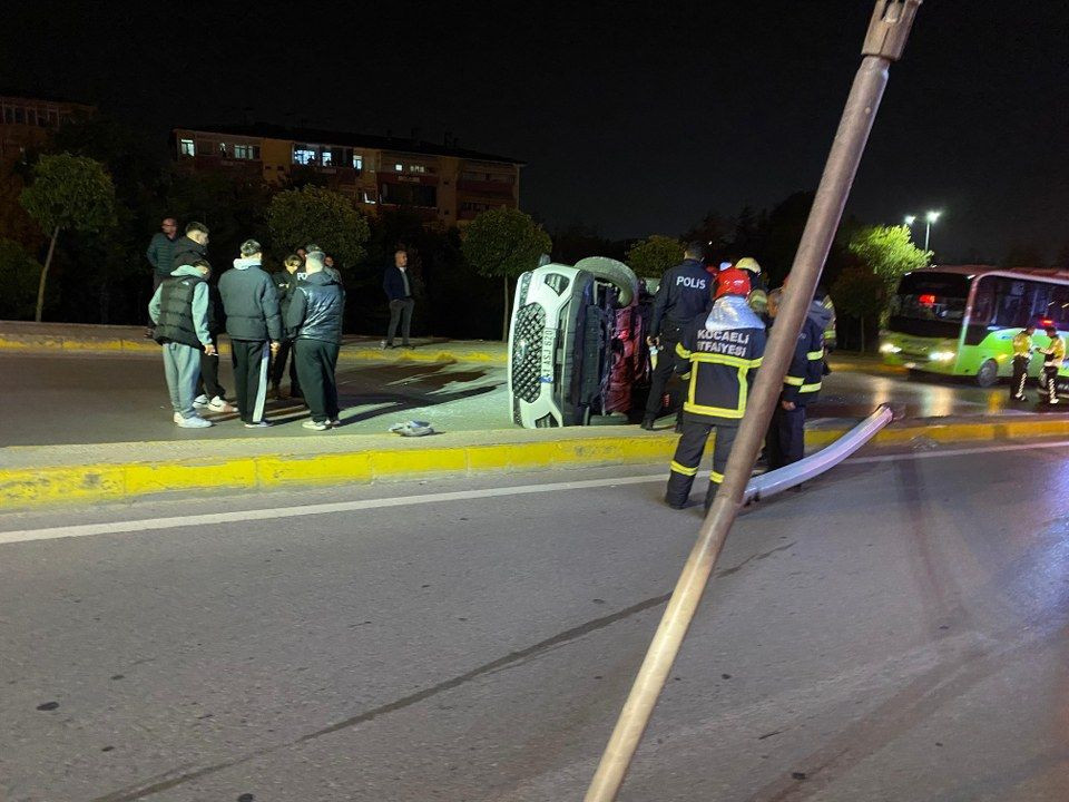 Komşuda alkollü sürücü dehşet yarattı! Kullandığı cip elektrik direğine çarpıp yan yattı: 2 yaralı - Sayfa 3