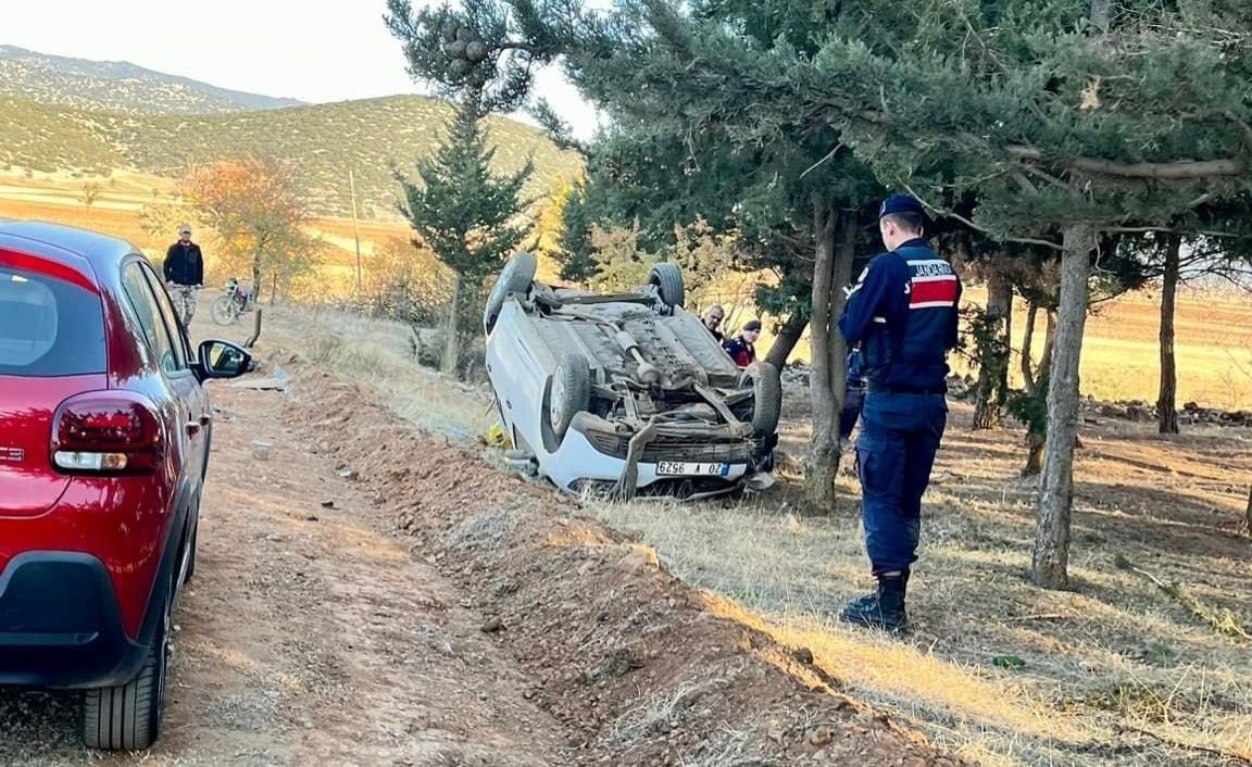 Denizli'de virajı alamayan araç takla attı; 2 yaralı - Sayfa 2