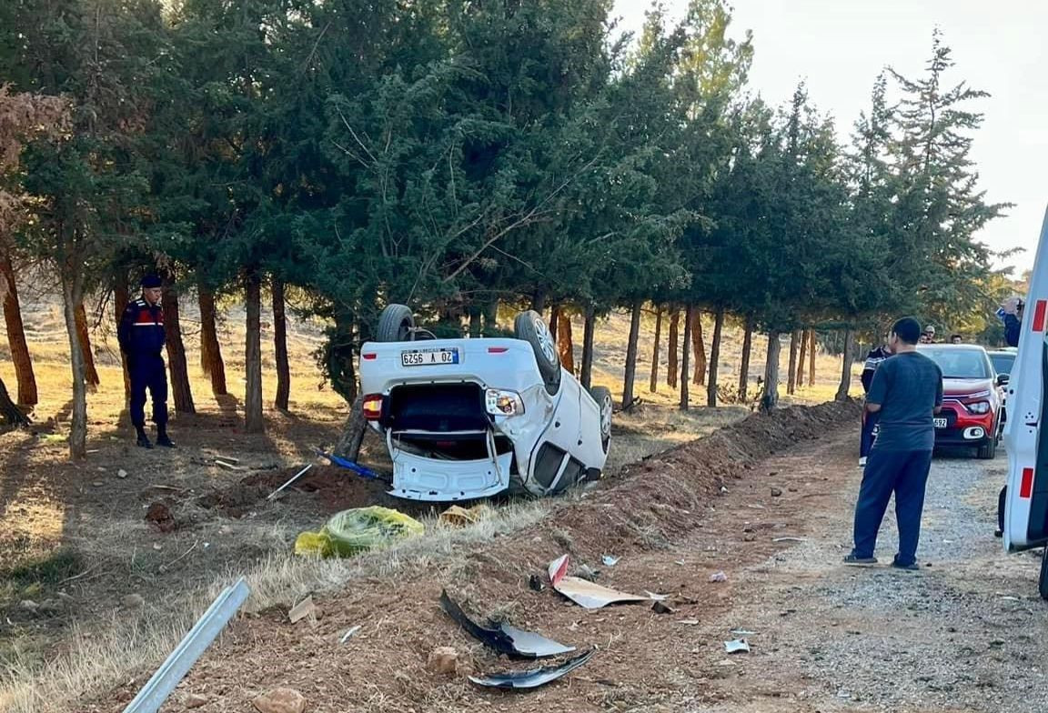 Denizli'de virajı alamayan araç takla attı; 2 yaralı - Sayfa 3