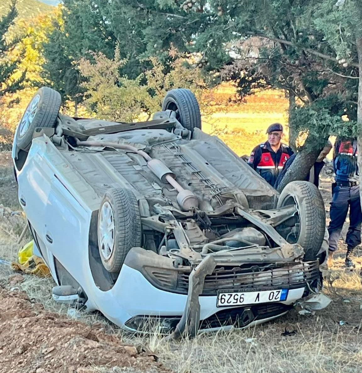 Denizli'de virajı alamayan araç takla attı; 2 yaralı - Sayfa 7