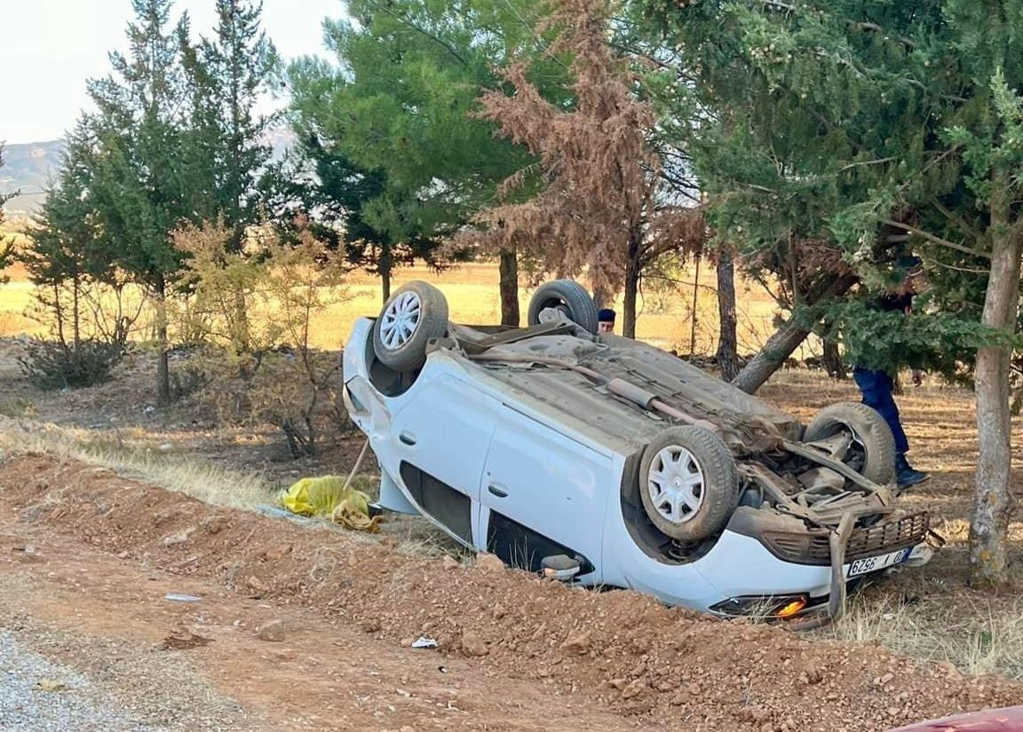 Denizli'de virajı alamayan araç takla attı; 2 yaralı - Sayfa 4