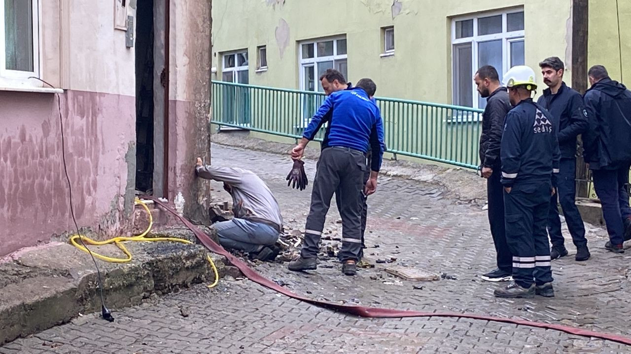 Çalışma sırasında doğal gaz borusu patladı: Alevler eve sıçradı - Sayfa 4