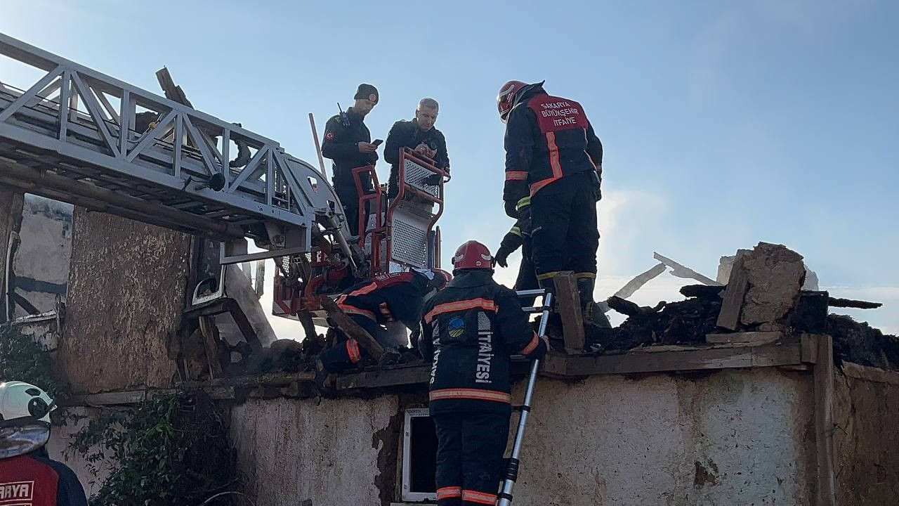 Pamukova'da Ev Alevlere Teslim Oldu: Yaşlı Kadın Hayatını Kaybetti - Sayfa 5