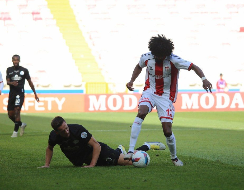 Trendyol Süper Lig: NG Sivasspor: 0 - Çaykur Rizespor: 1 (İlk yarı) - Sayfa 7