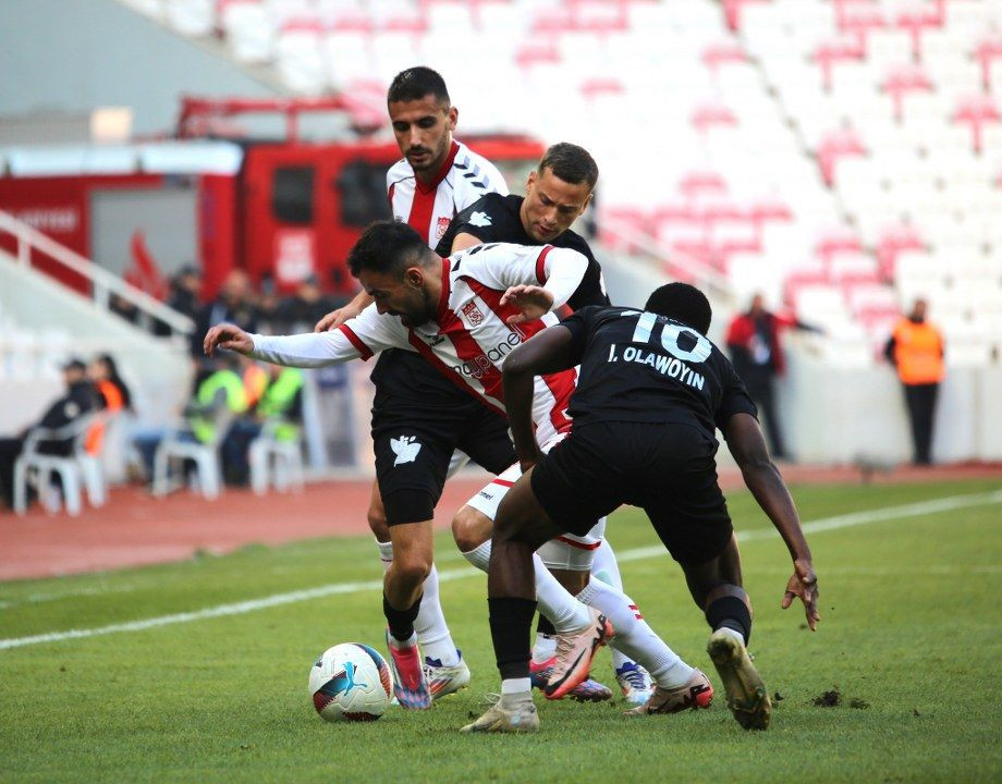 Trendyol Süper Lig: NG Sivasspor: 0 - Çaykur Rizespor: 1 (İlk yarı) - Sayfa 10