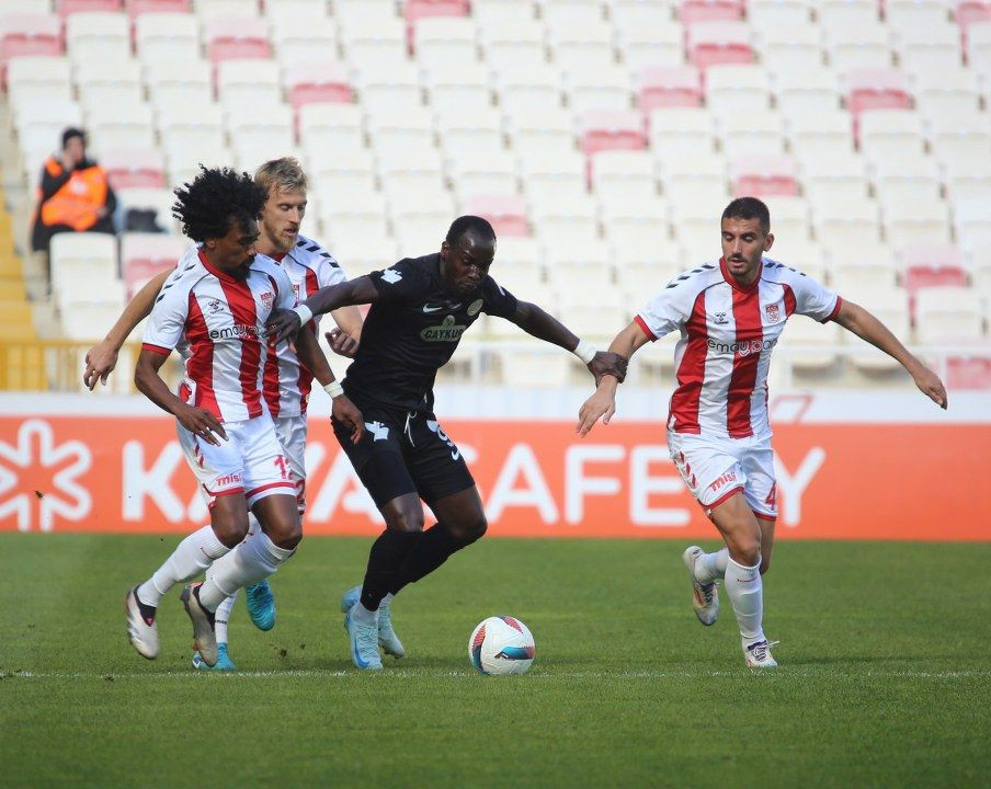 Trendyol Süper Lig: NG Sivasspor: 0 - Çaykur Rizespor: 1 (İlk yarı) - Sayfa 11