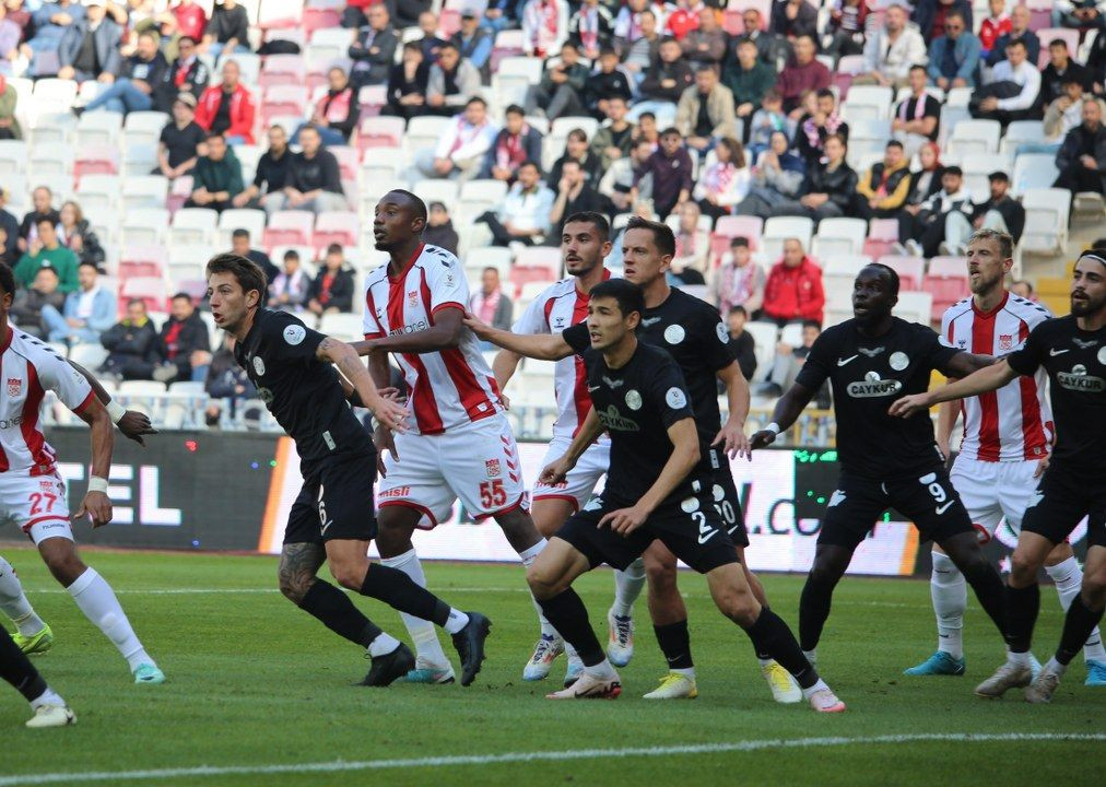 Trendyol Süper Lig: NG Sivasspor: 0 - Çaykur Rizespor: 1 (İlk yarı) - Sayfa 13