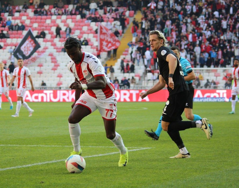 Trendyol Süper Lig: NG Sivasspor: 2 - Çaykur Rizespor: 1 (Maç sonucu) - Sayfa 4