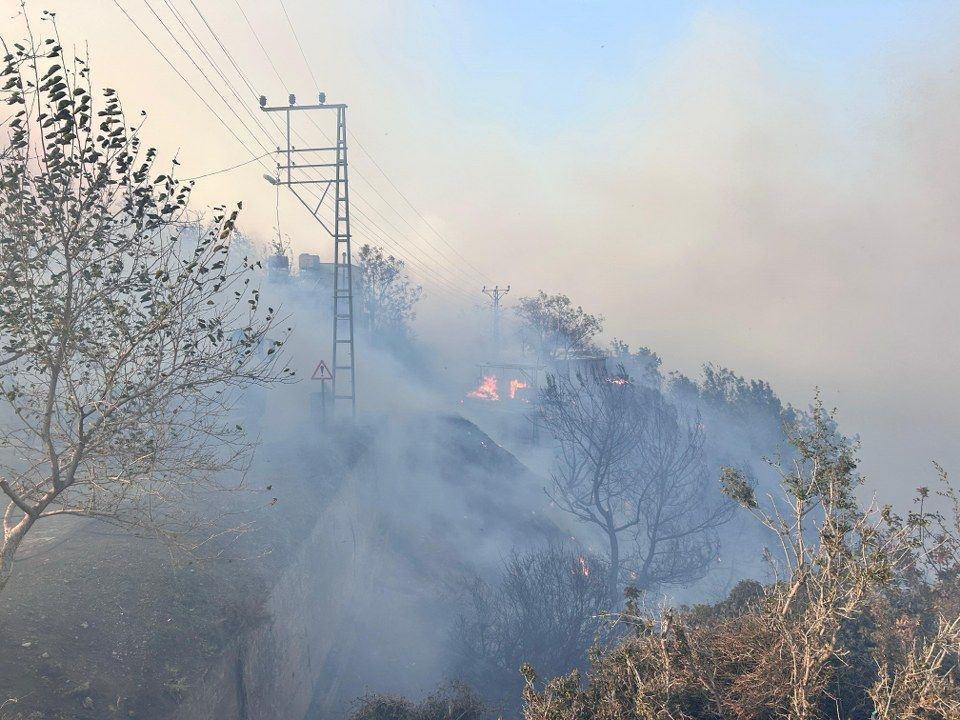 Hatay’da orman yangını evlere sıçradı - Sayfa 4