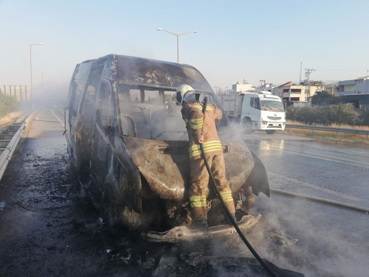 Hatay'da Seyir Halindeki Minibüs Alev Alev Yandı - Sayfa 2