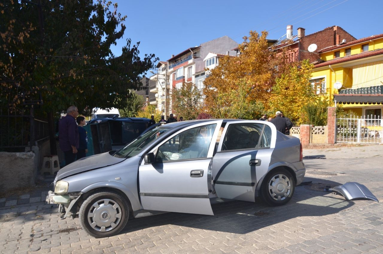 Tavşanlı’da Takla Atan Araçta Şans Eseri Yaralanan Olmadı - Sayfa 3