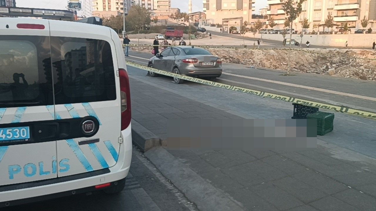 Kaldırıma Çıkan Otomobil 2 Kadına Çarptı: 1 Ölü, 1 Ağır Yaralı - Sayfa 3