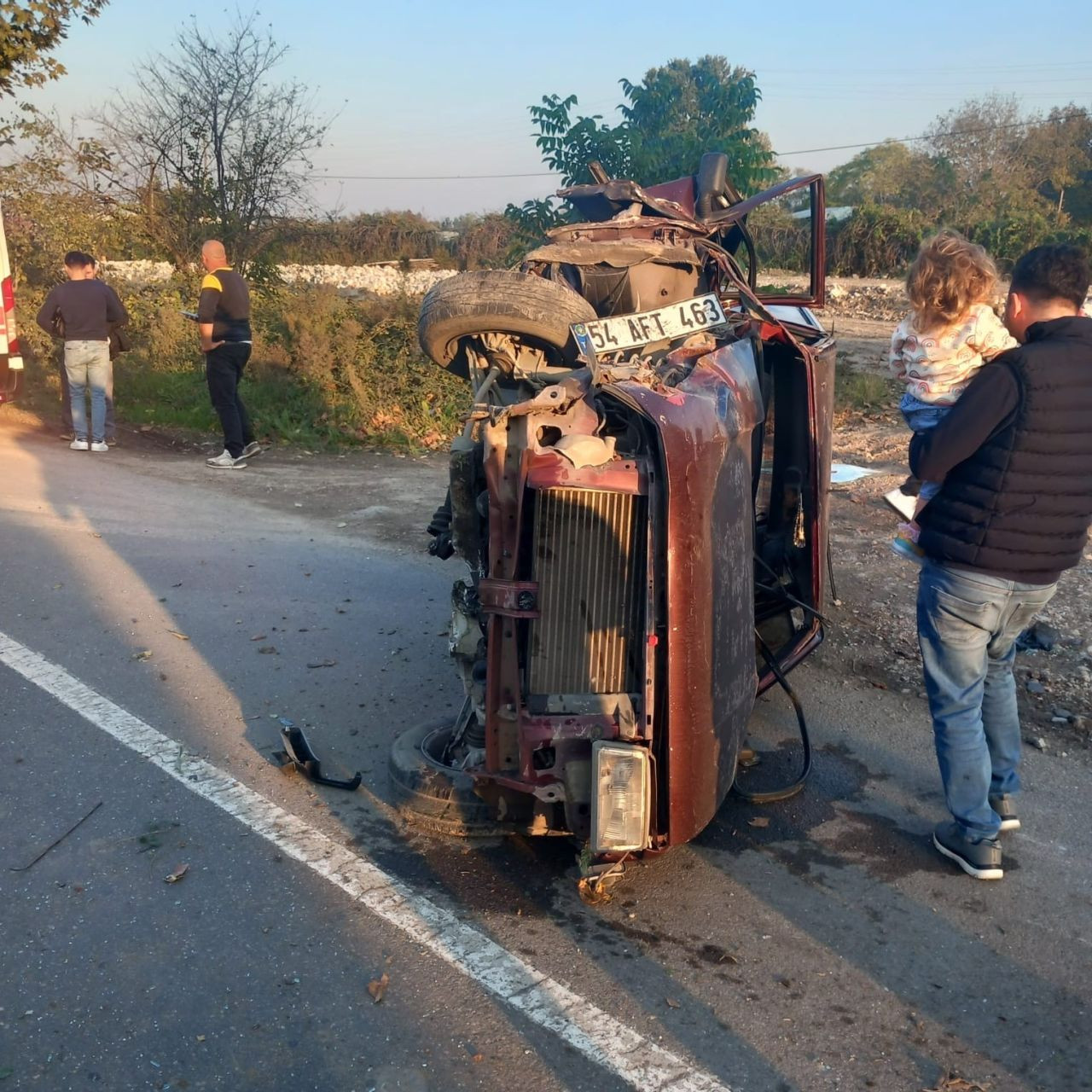 Sakarya’da Ağaca Çarpan Tofaş Kağıt Gibi Ezildi: 3 Yaralı - Sayfa 6