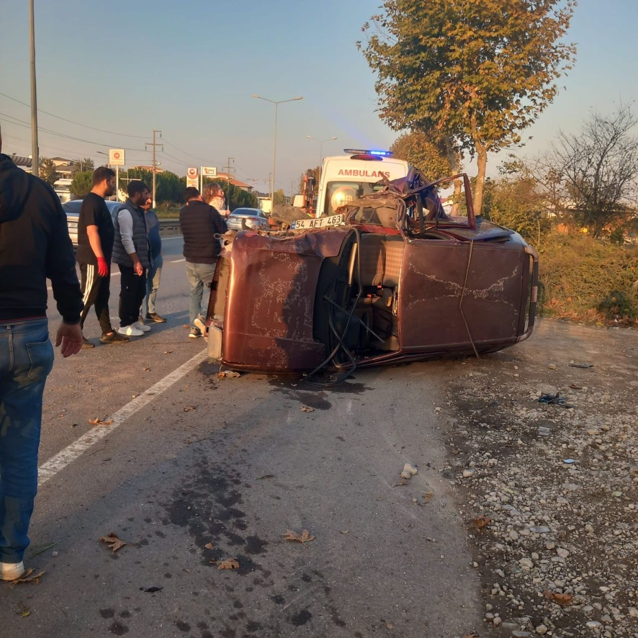 Sakarya’da Ağaca Çarpan Tofaş Kağıt Gibi Ezildi: 3 Yaralı - Sayfa 3