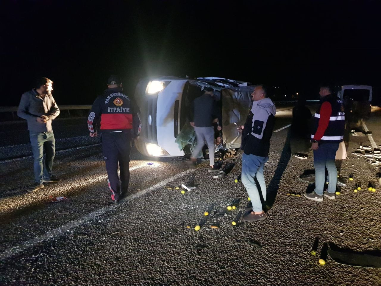 Van'da Minibüs Takla Attı: 3 Kişi Yaralandı - Sayfa 4