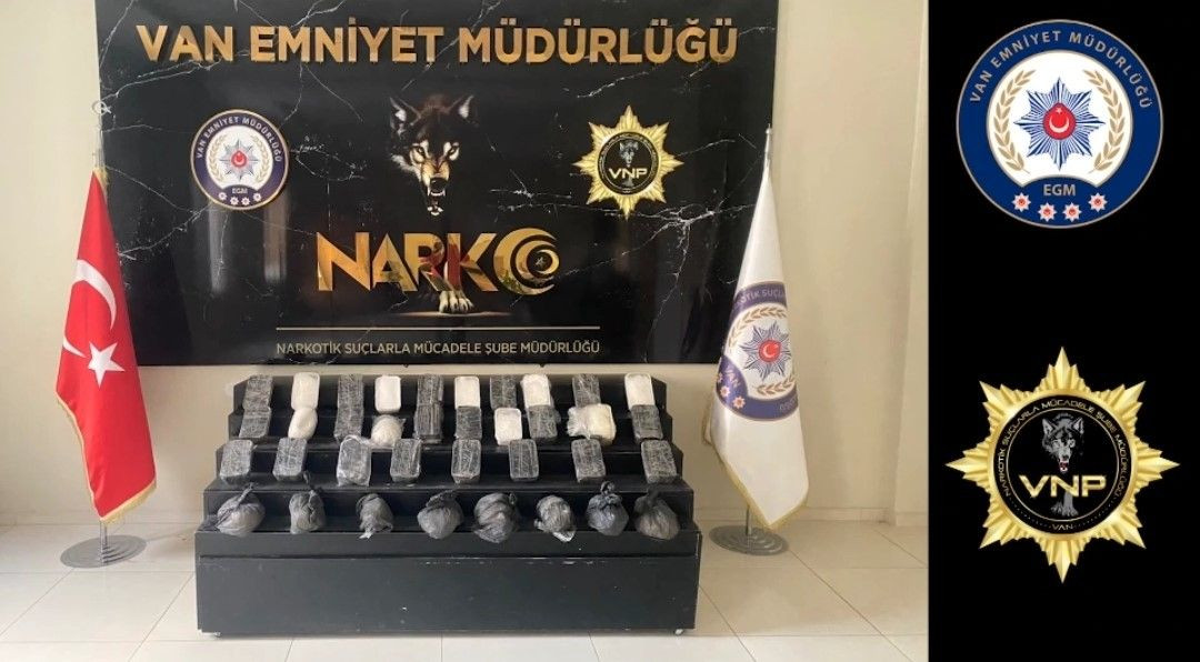 Van’da Otomobilde 26 Kilo 800 Gram Uyuşturucu Ele Geçirildi - Sayfa 6