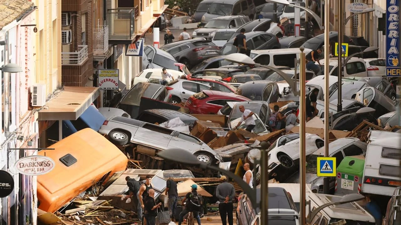 İspanya'da Sel Felaketi: Ölü Sayısı 250'ye Yükseldi - Sayfa 2