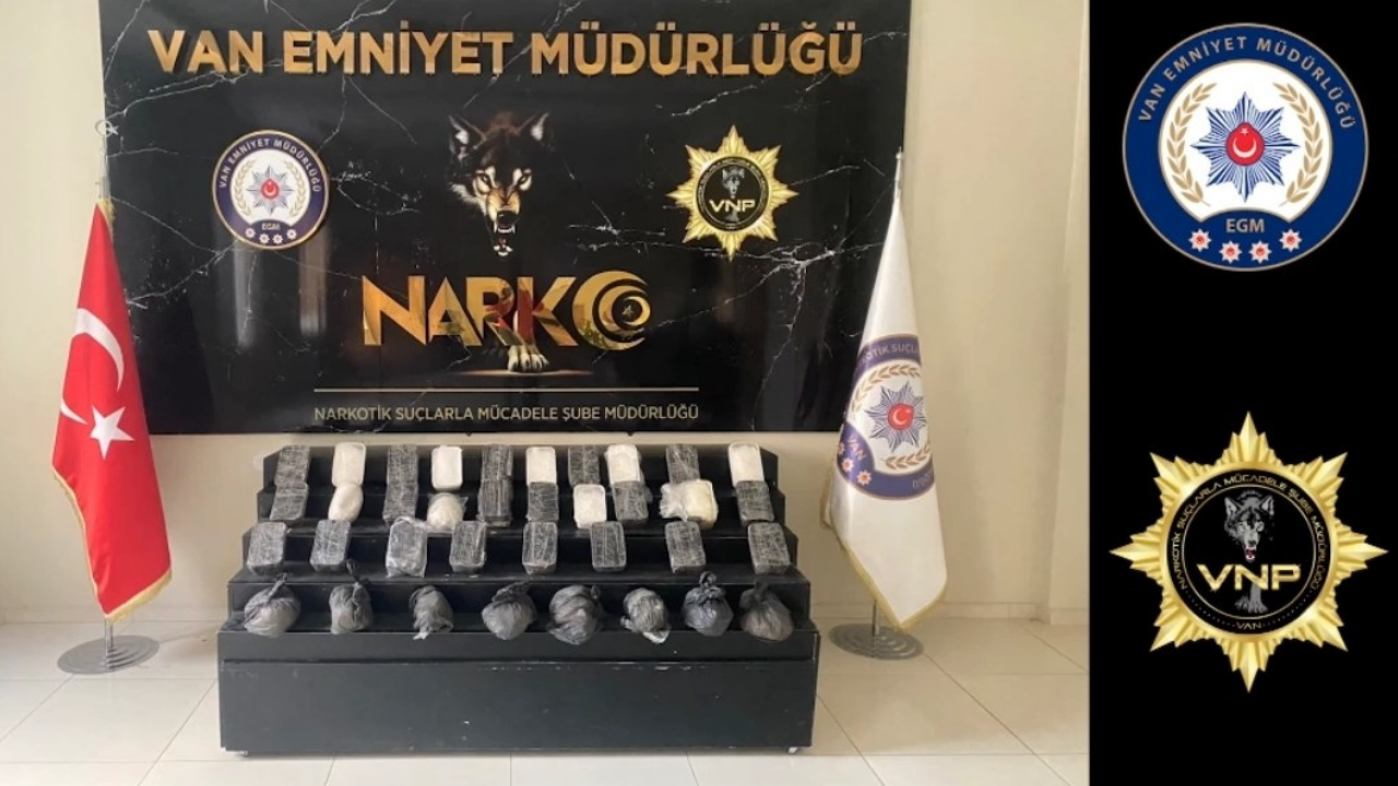 Van’da Otomobilde 26 Kilo 800 Gram Uyuşturucu Ele Geçirildi