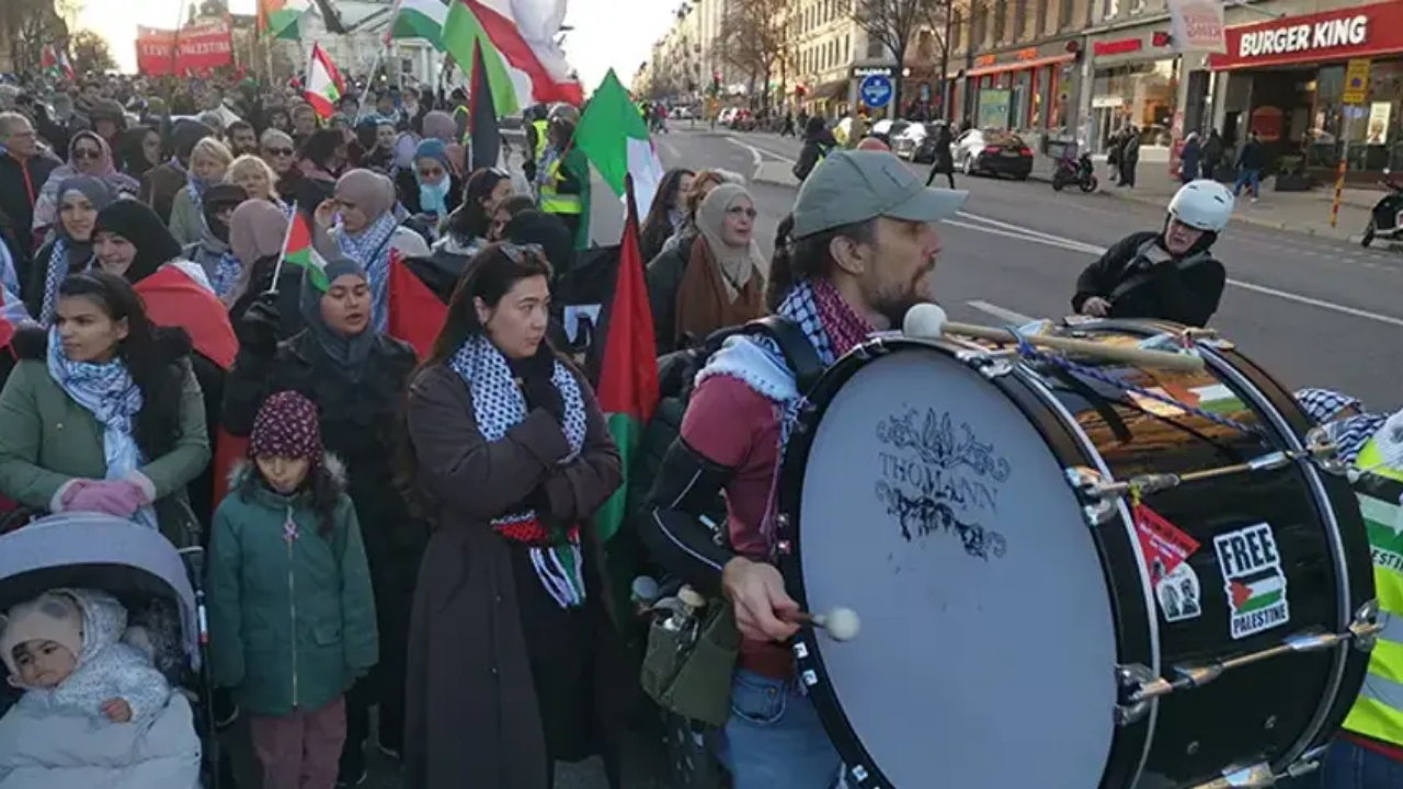 İsveç'te İsrail Protestosu: "Lahey'de Yargılanmalarını Sağlayacağız"