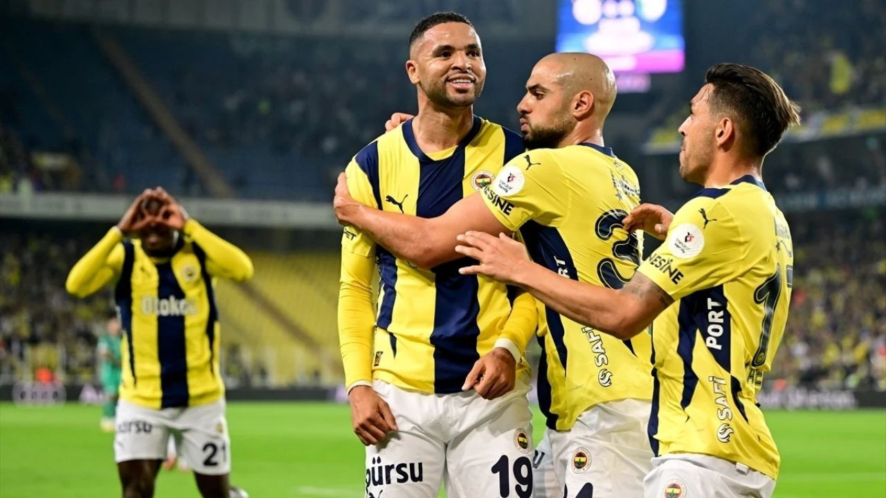 Fenerbahçe-Trabzonspor maçı kamp kadrosu  açıklandı