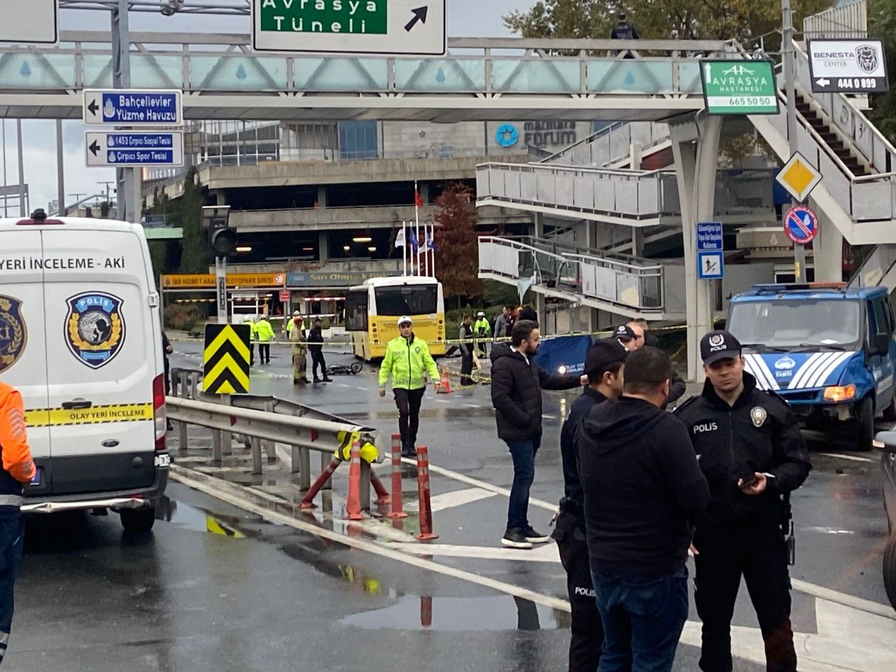 Bakırköy'de feci kaza: İETT otobüsünün altında kalan  polis şehit oldu! - Sayfa 7