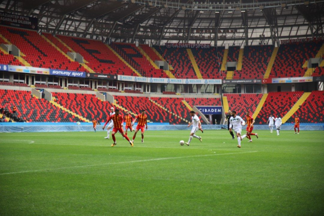 Sakaryaspor ilk yarıda 1-0 önde - Sayfa 6