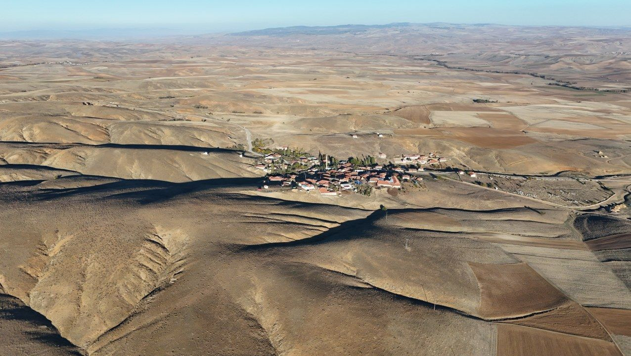 Doğanın eşsiz uyumu: Bozkır dağları ve uçsuz bucaksız tarım arazileri - Sayfa 8