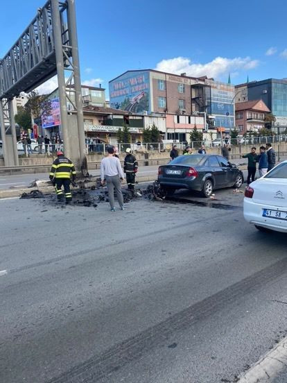 D-100’de Feci Kaza: Otomobilin Motoru Yola Savruldu, 4 Yaralı - Sayfa 2