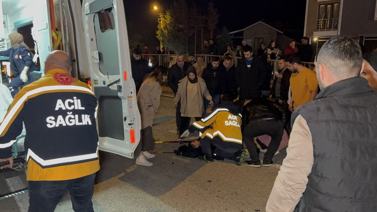 Refüje Çarpan Motosiklet Sürücüsü, Olay Yerinden Geçen Doktorun Müdahalesiyle Hayata Döndürüldü! - Sayfa 3