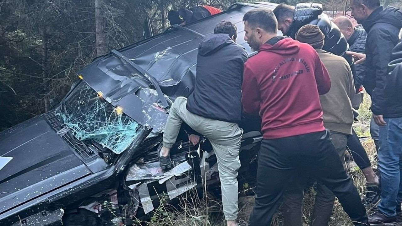 Rize'de trafik kazası: 2'si ağır 4 yaralı!