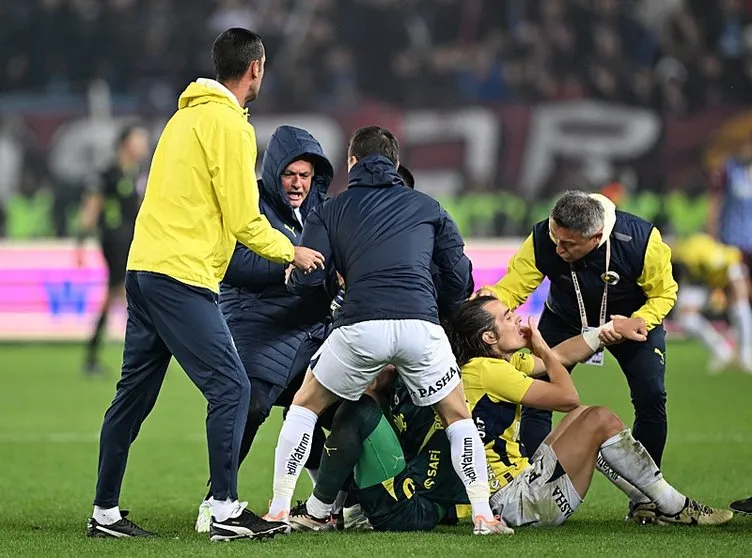 Mourinho'nun Sevinci Dünyayı Salladı! "Amrabat'ın Golünden Sonra..." - Sayfa 6