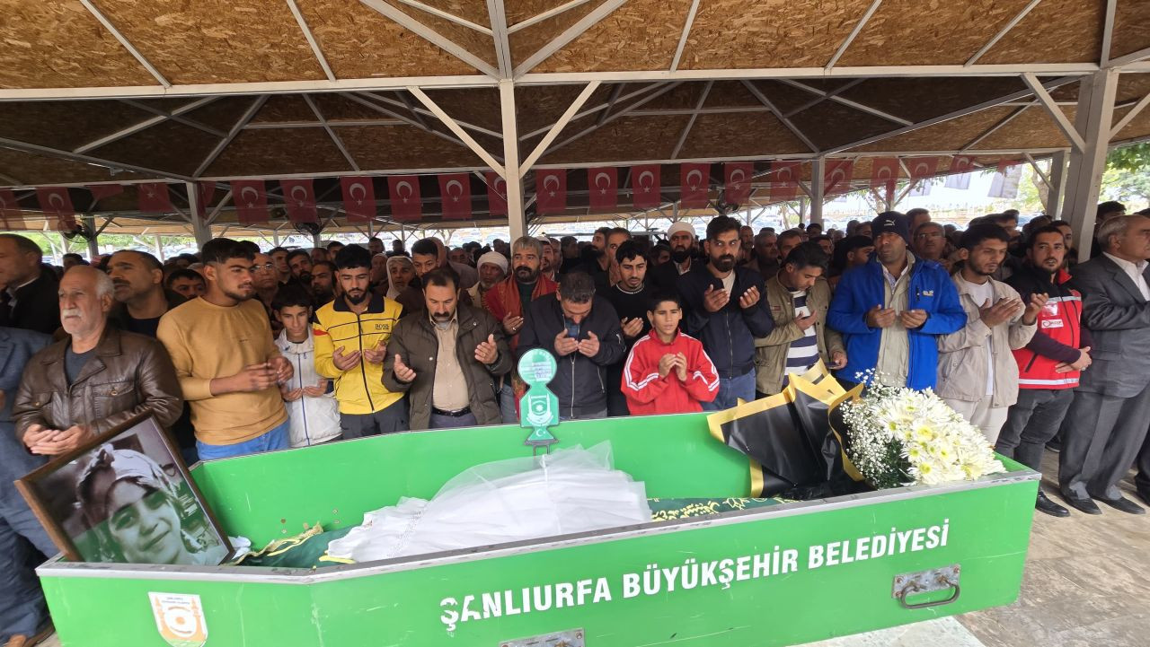 Küçük Şirin Gözyaşlarıyla Şanlıurfa'da Defnedildi - Sayfa 3