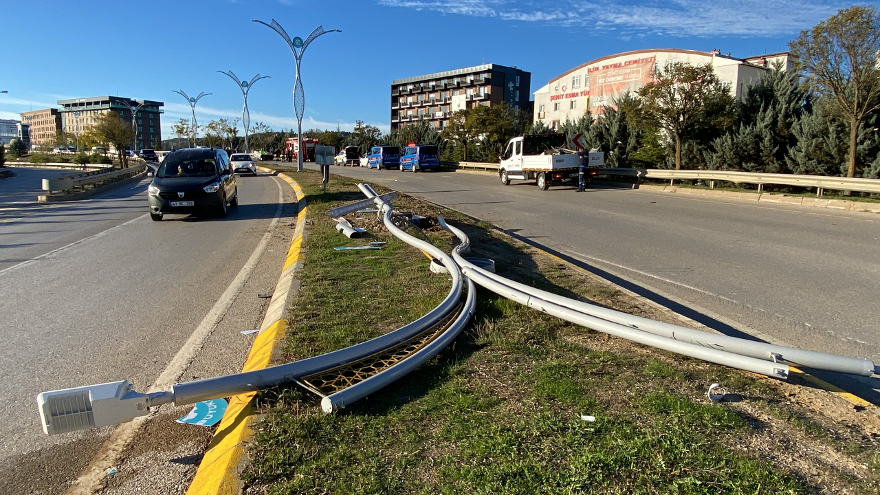 Kocaeli'de direğe çarpan jandarma aracı takla attı: 2 jandarma yaralı - Sayfa 5