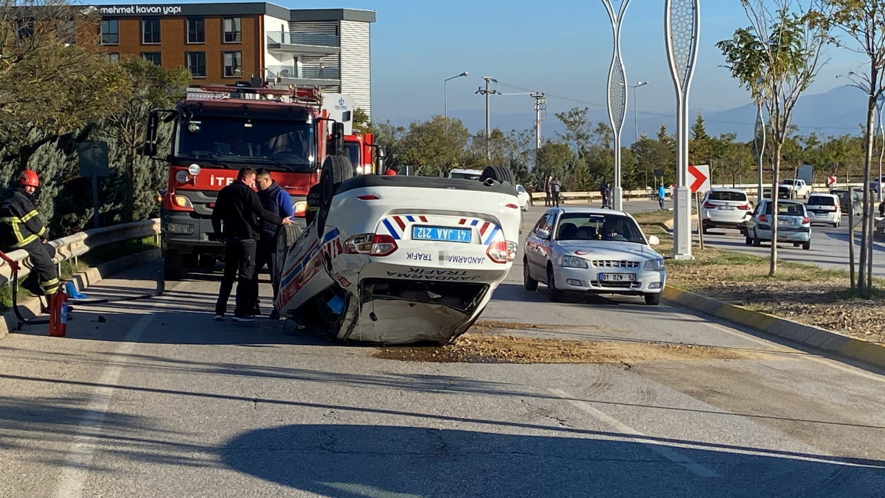 Kocaeli'de direğe çarpan jandarma aracı takla attı: 2 jandarma yaralı - Sayfa 7