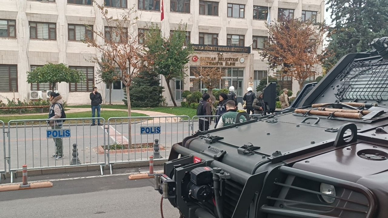 Batman’da Polise Taş Atan Gruba Müdahale: 9 Kişi Gözaltında - Sayfa 5