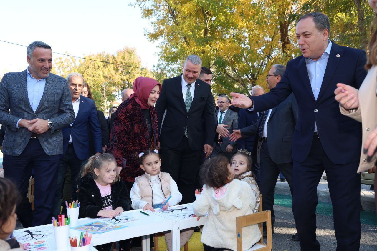 Serdivan Belediyesi, 'Sokaklar Dönüşüyor' projesi açılışı gerçekleştirildi - Sayfa 11